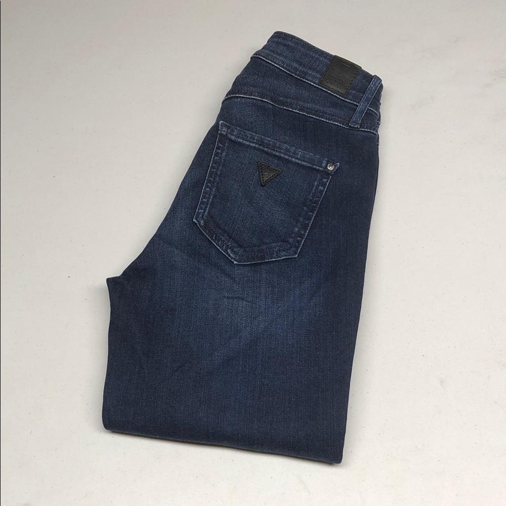 LIKE NEW GUESS HIGH-RISE 1981 SKINNY JEANS 24x32 ⭐️